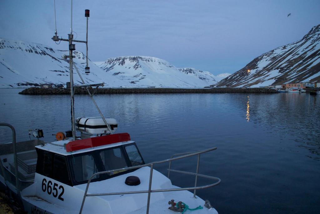 Comfy Guesthouse Westfjords Sudureyri Екстериор снимка