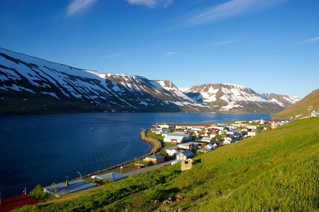 Comfy Guesthouse Westfjords Sudureyri Екстериор снимка